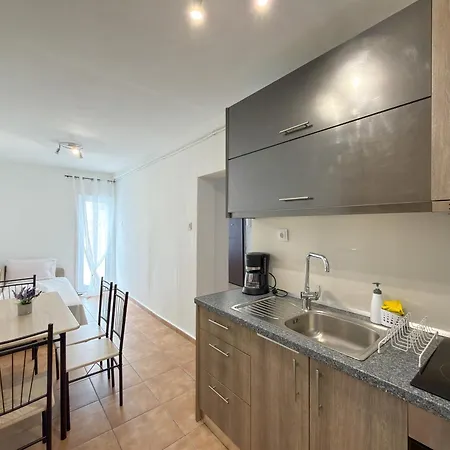 Happy Nest In With Patio Appartement