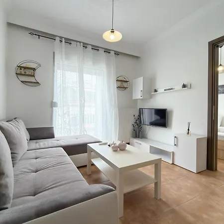 Happy Nest In With Patio Appartement Thessalonique