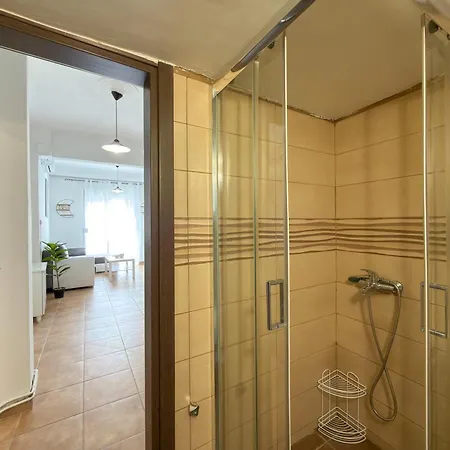 Happy Nest In With Patio * Thessalonique